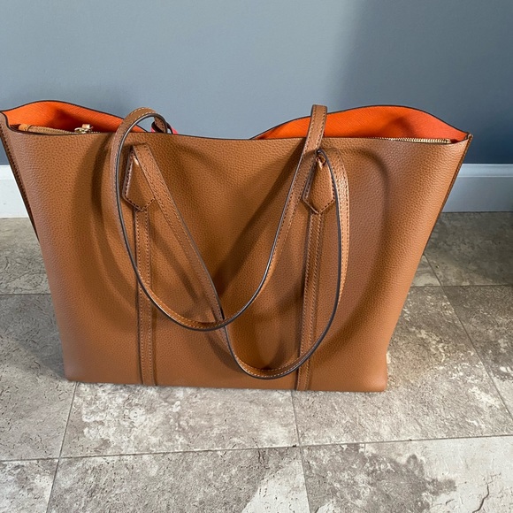 Tory Burch Small Perry Triple-Compartment Tote Bag - Picture 2 of 7